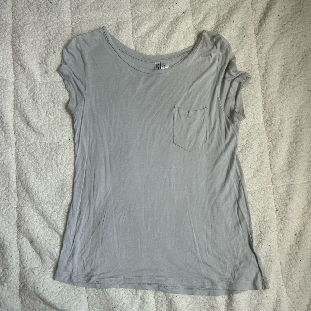 H&M Gray Cap Sleeve T-Shirt